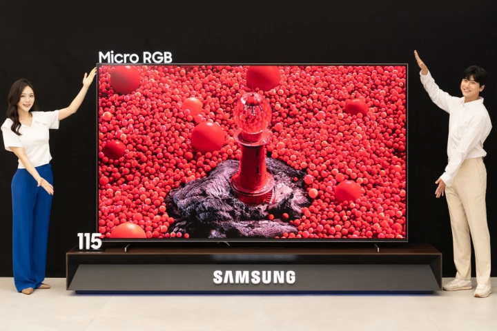 Each RGB LED measures under 100 µm, and can be precisely controlled for the promise of vivid and immersive color-rich viewing