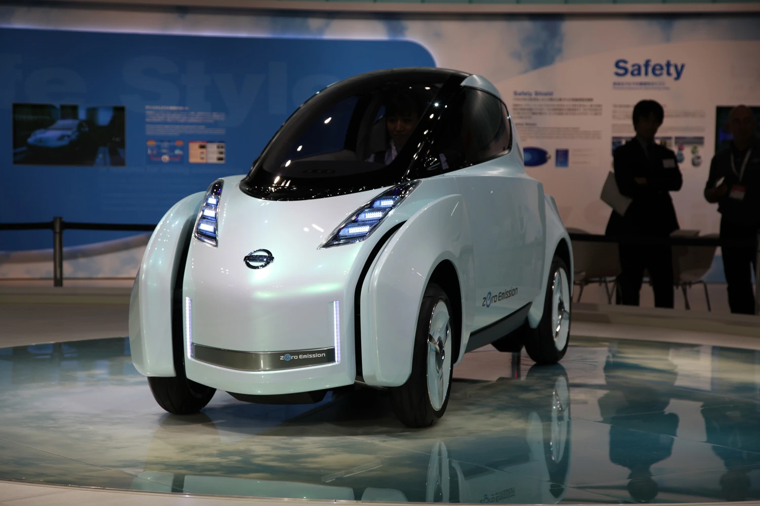 Nissan's LandGlider