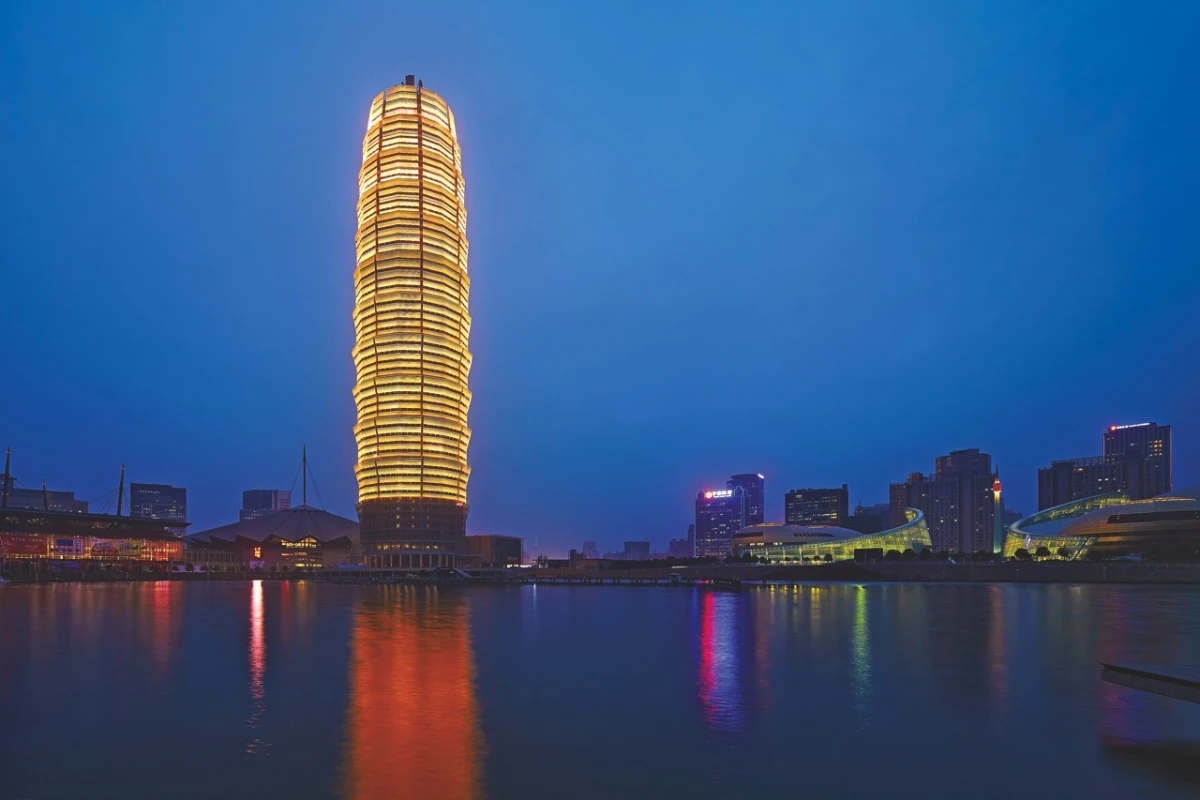 Zhengzhou Greenland Plaza at dusk (Photo: SOM)