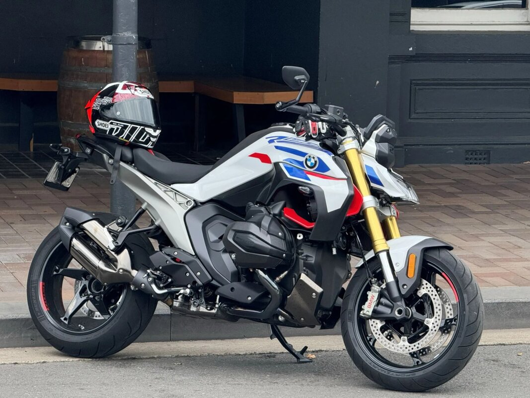 Boris reviews the BMW R 1300 R Performance Auto: 'I'm just wired wrong'