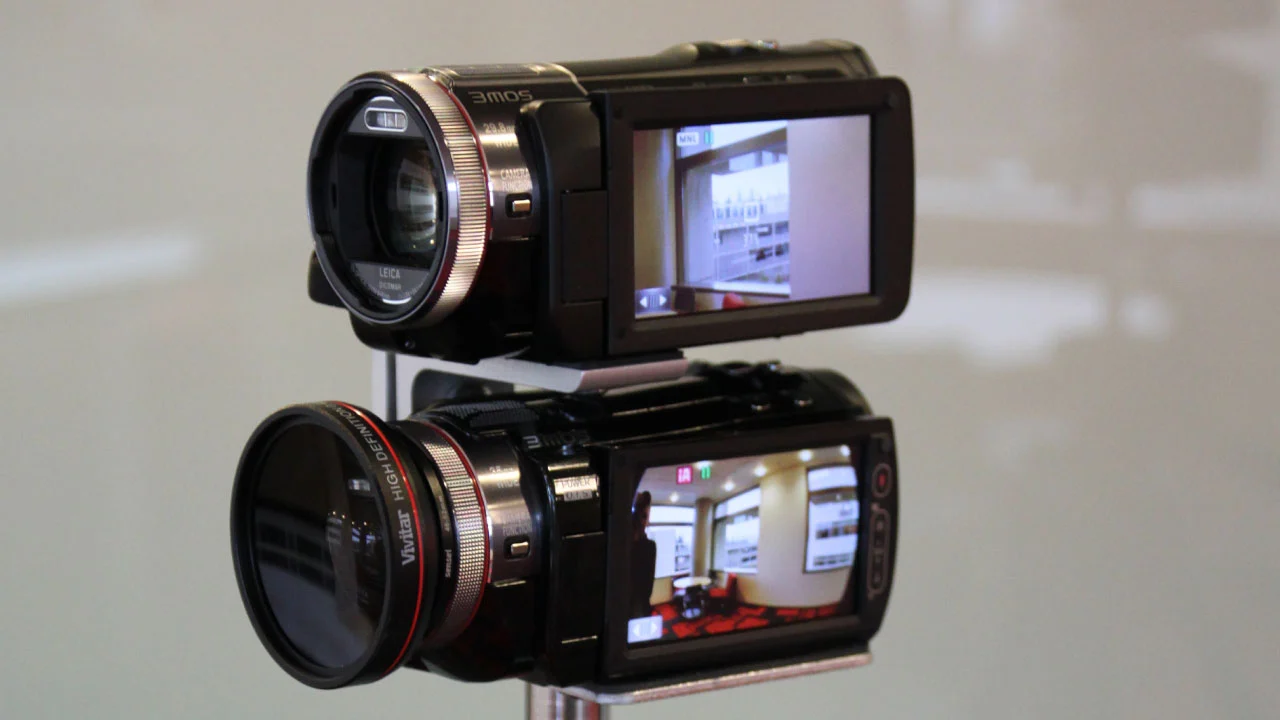 This expanded view allows for increased visuals with movies as well, but it only works with footage shot using a dual camera rig that captures narrow and wide FOVs simultaneously