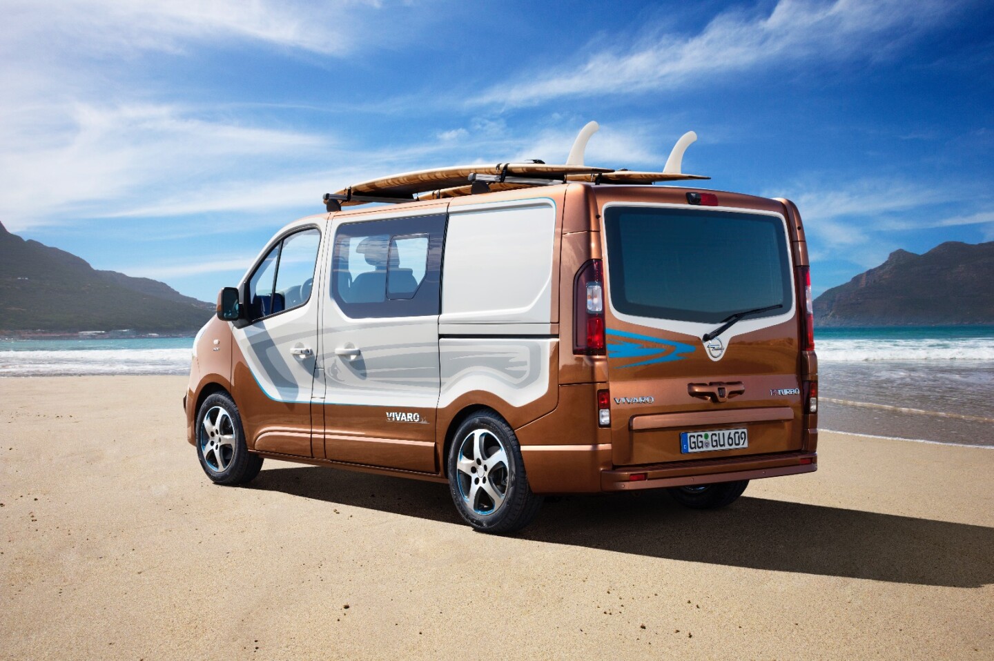 Opel reveals the Vivaro Surf Concept