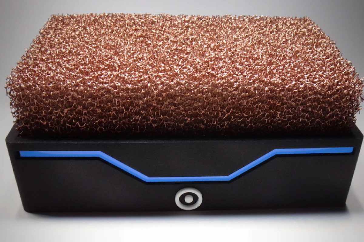 The Silent Power PC uses an open-air metal foam heatsink for passive cooling