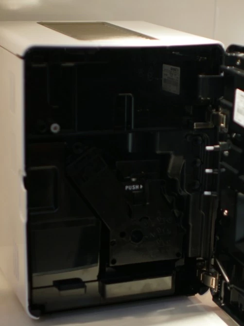 The Xelsis offers easy access to its insides