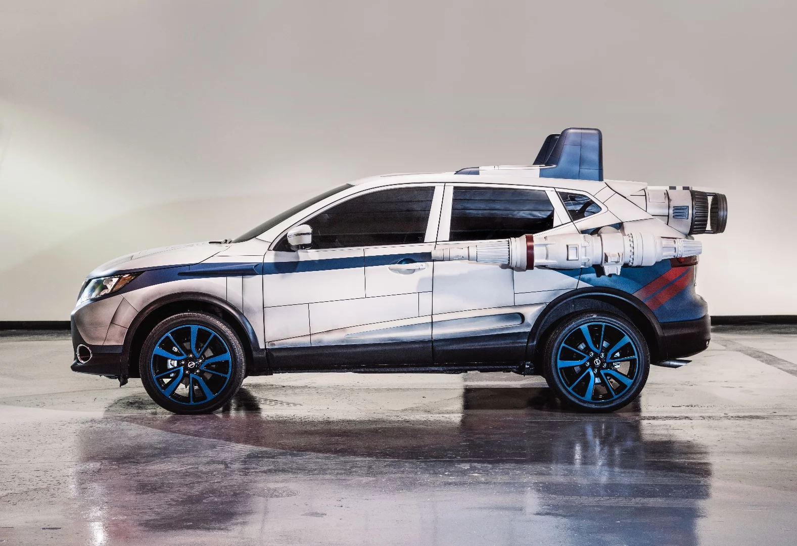 The Nissan Rogue Sport done up as an A-wing rebel fighter