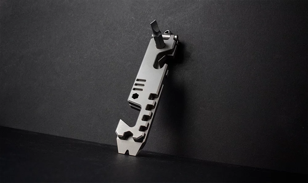 The screwdriver bit is held in place in a magnetic slot