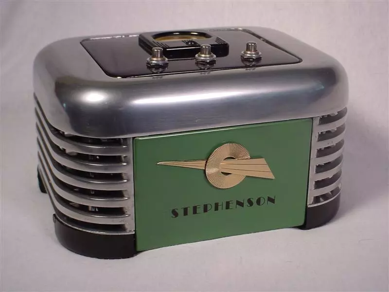 Art Deco motif finishes off the DECOmputer nicely