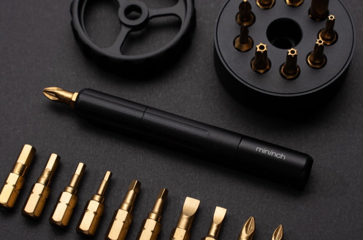 The Tough Edition of the Spinner Drive features stainless steel bits coated in titanium nitride