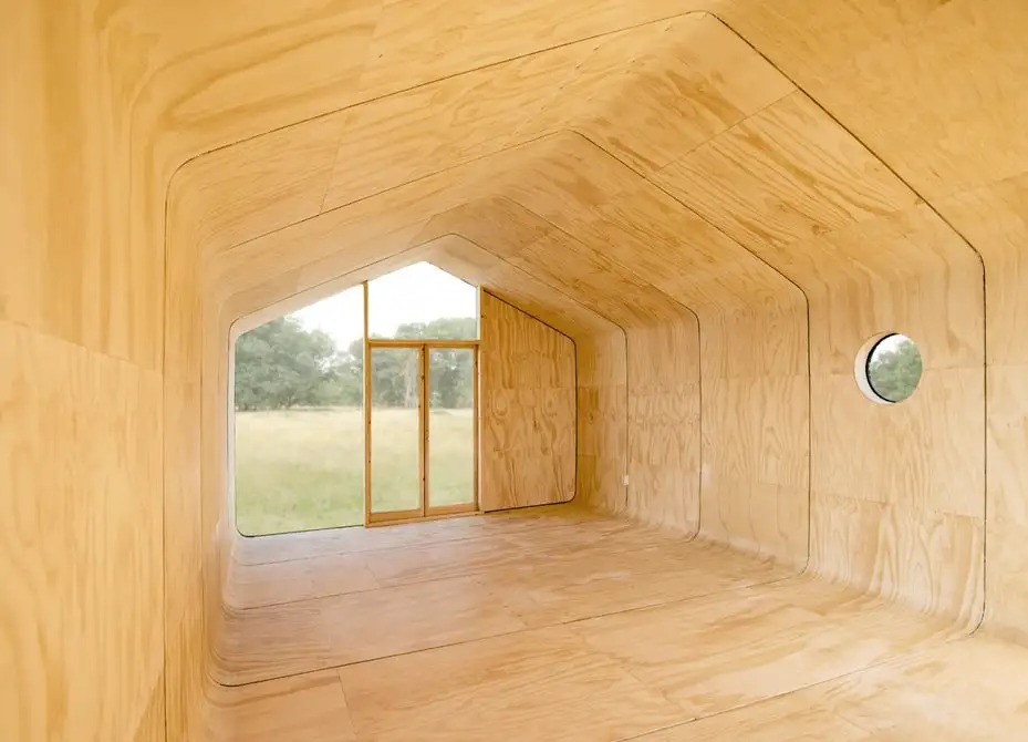 Inside an empty Wikkelhouse