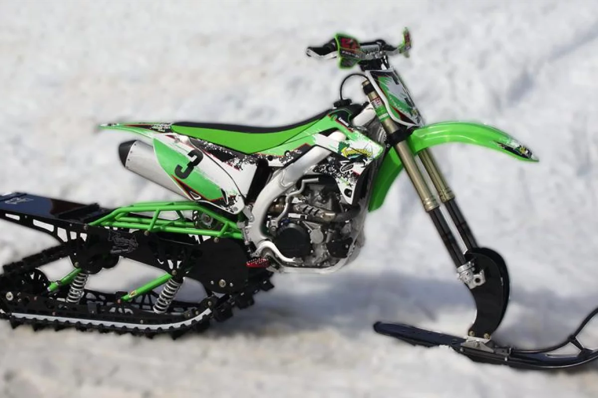 A Kawasaki KXF450 with the Mountain Horse Short Track kit