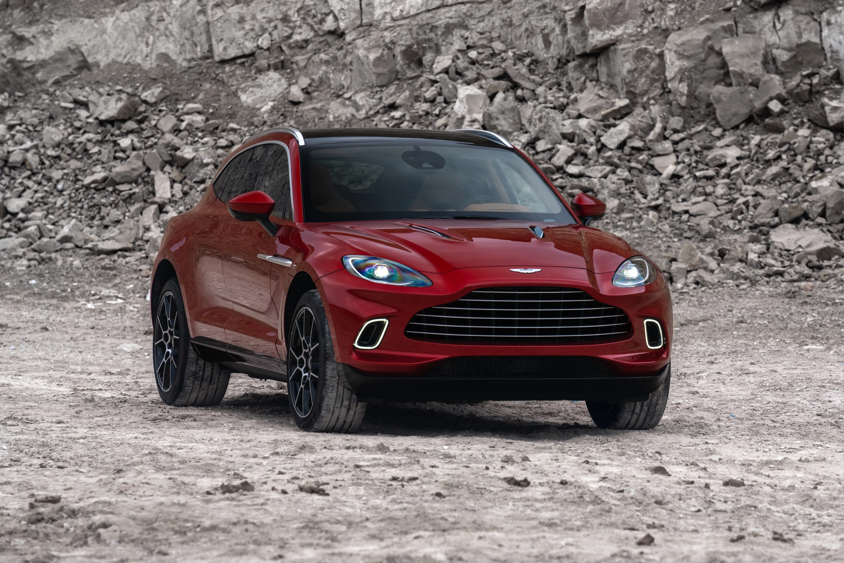Adaptive triple volume air suspension has been combined with the latest 48v electric anti-roll control system (eARC) and electronic adaptive dampers