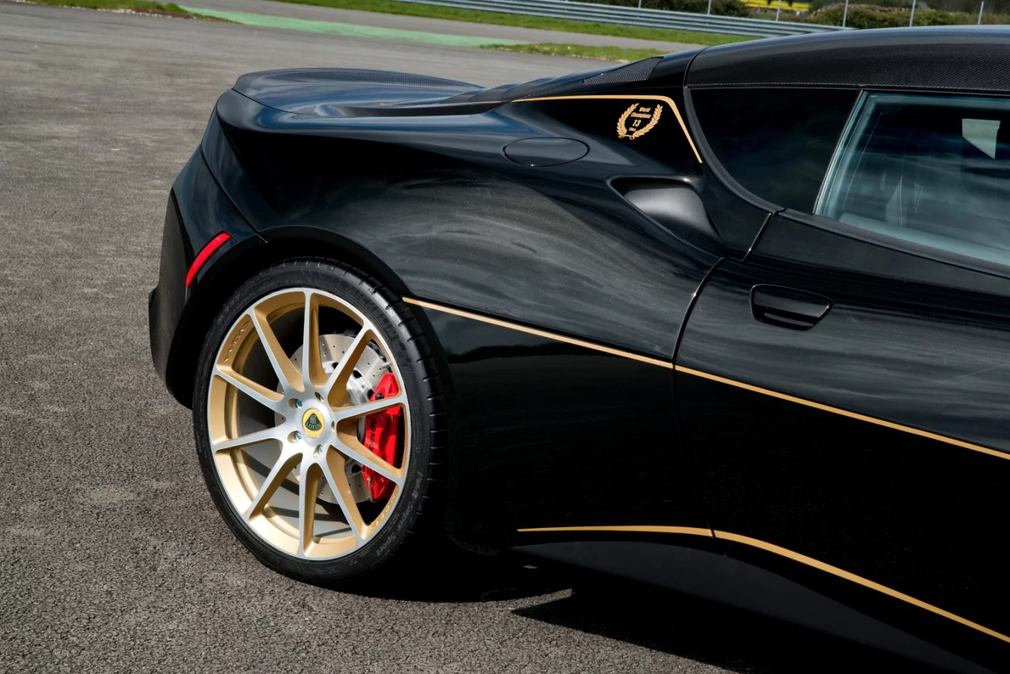 Few color combinations are more evocative than black-and-gold for F1 fans