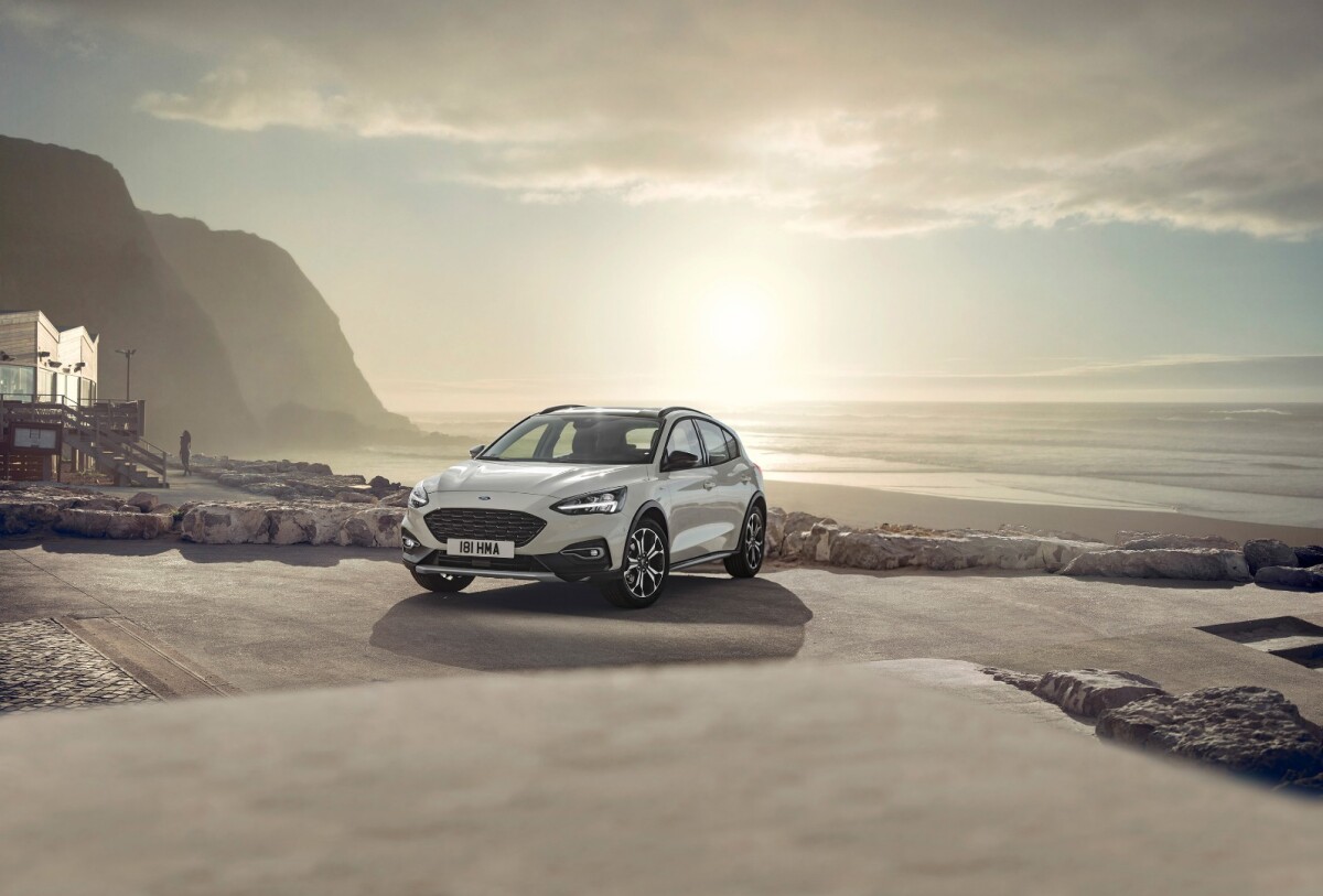 Ford Focus Active: protective skid plates and other exterior features for a tiny bit of off-road capability