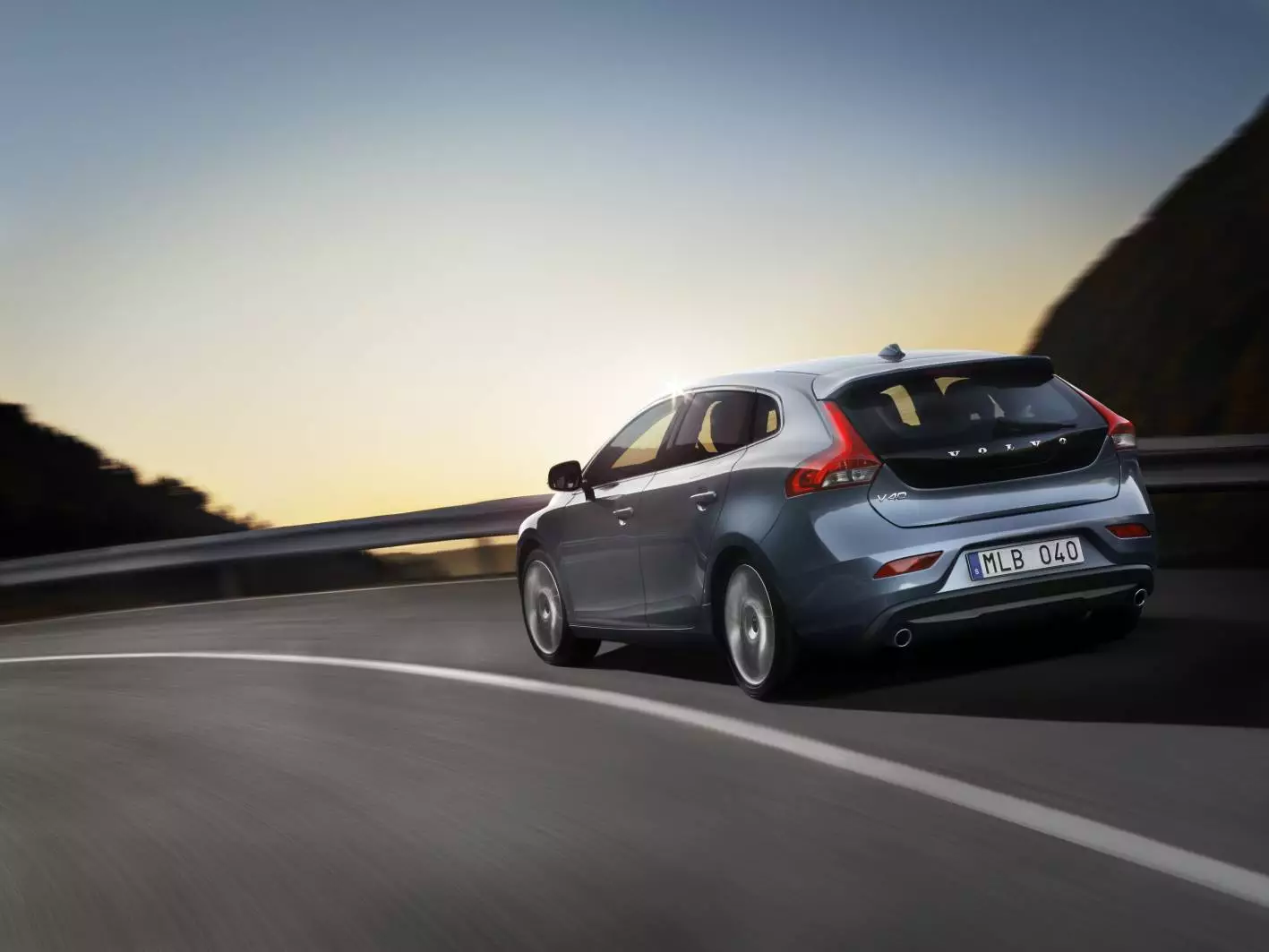 The all-new Volvo V40 possesses some high-tech features, including the world's first pedestrian airbag technology