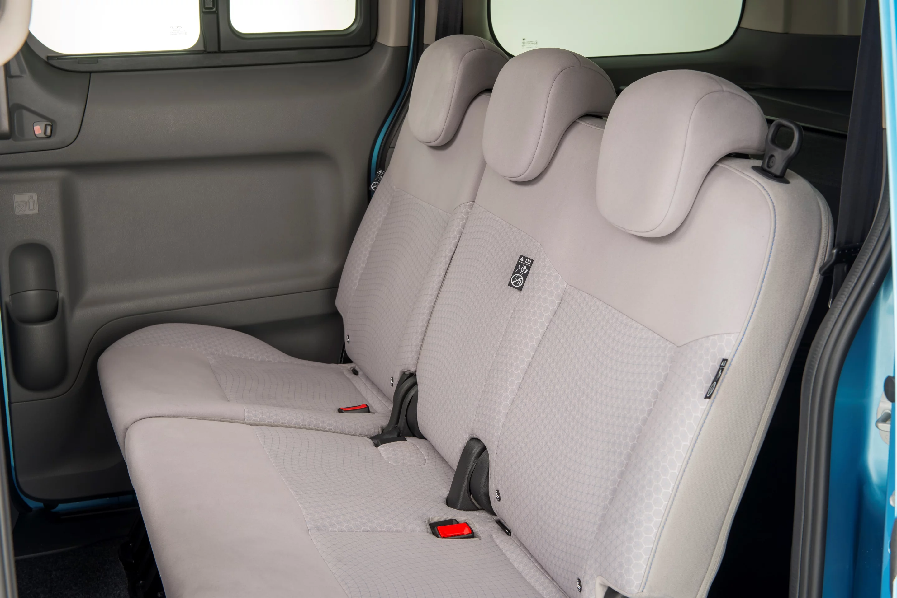 Nissan's e-NV200 will come in van or people mover configurations