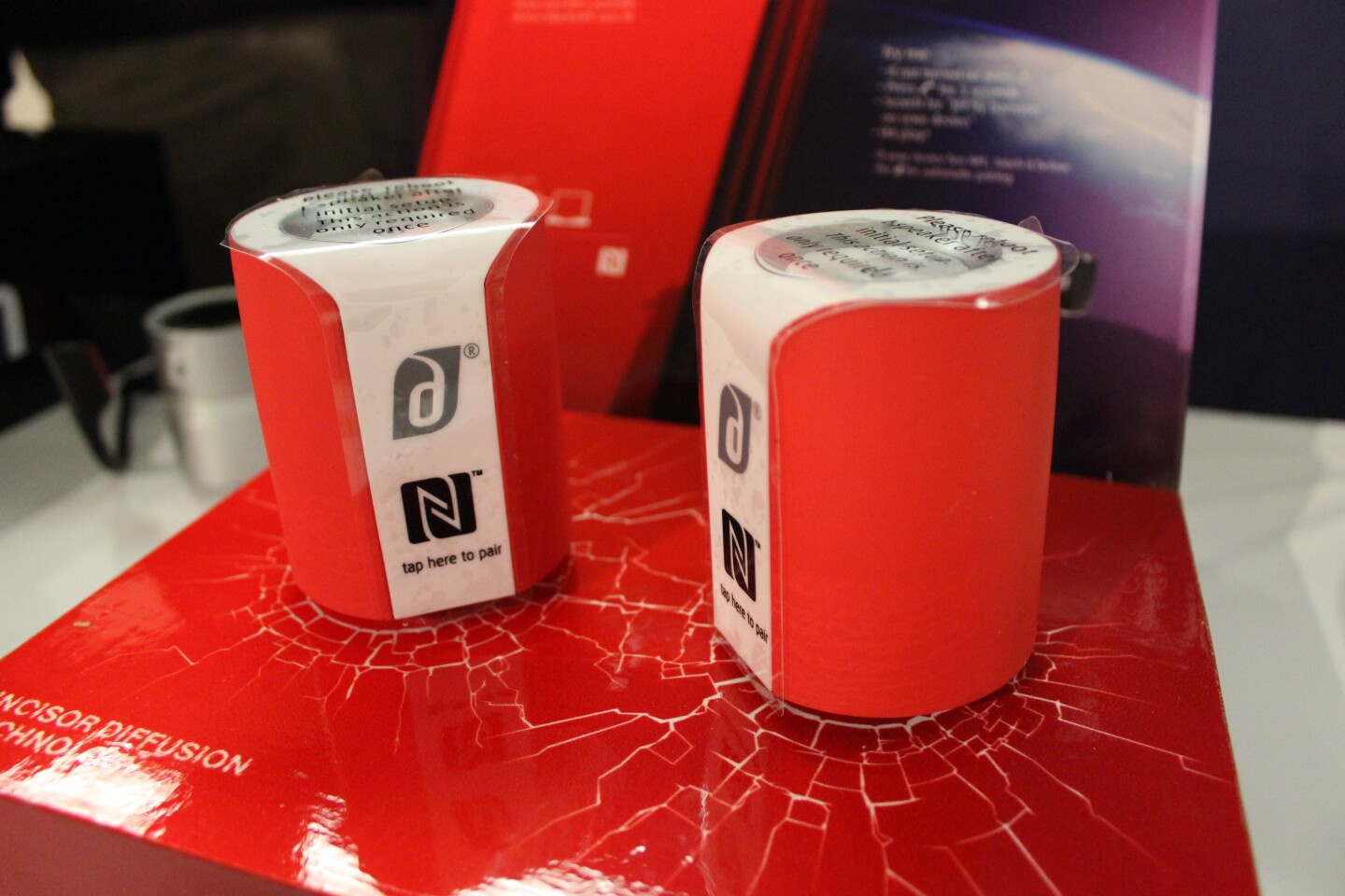 The Damson Jet is a wireless stereo set-up using Incisor Diffusion Technology