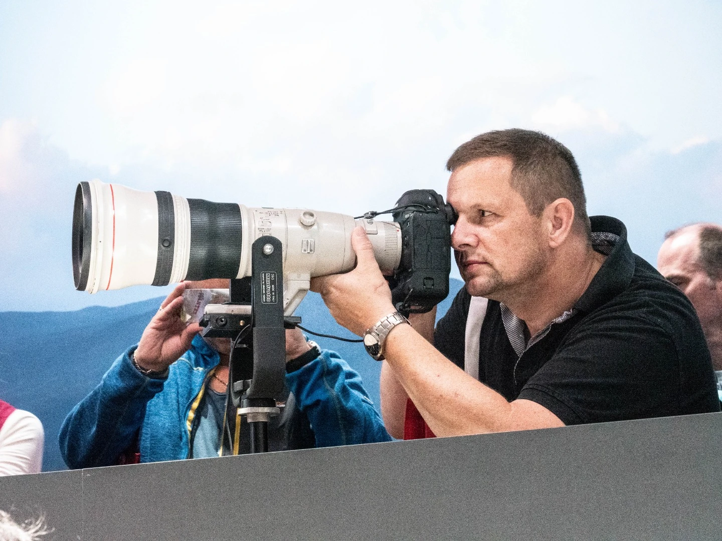 There's always plenty for overcompensators at the telephoto lens testing galleries - this one hardly scratches the surface