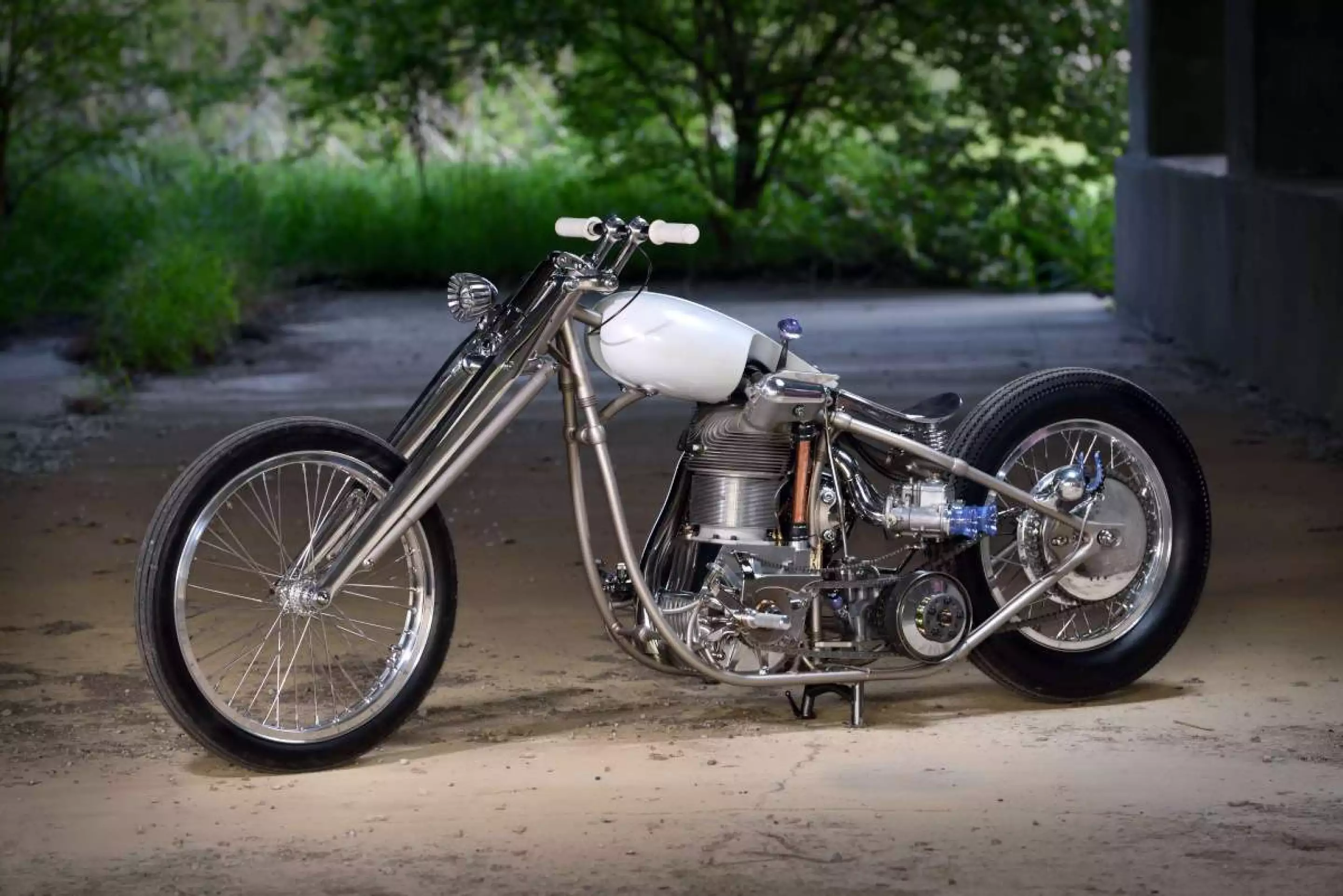 This insane 1,700cc single-cylinder chopper only works via kickstarter