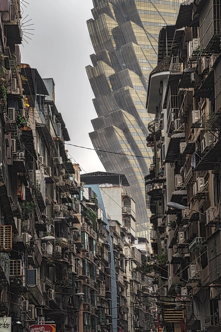 1st Place / Architecture/Buildings. 'Utopia or Dystopia?'
