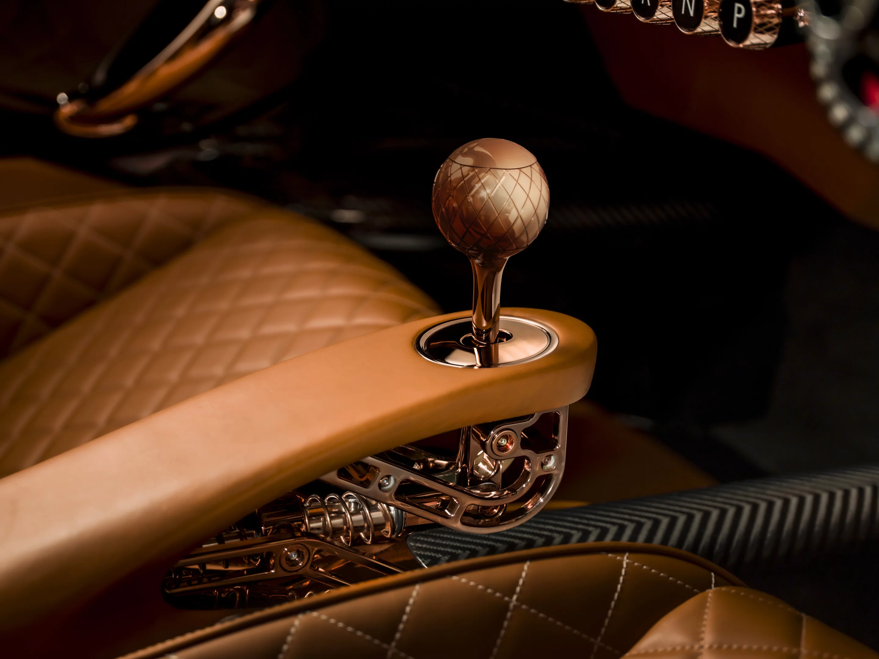 This gearshift lever mechanism design borders on steampunk