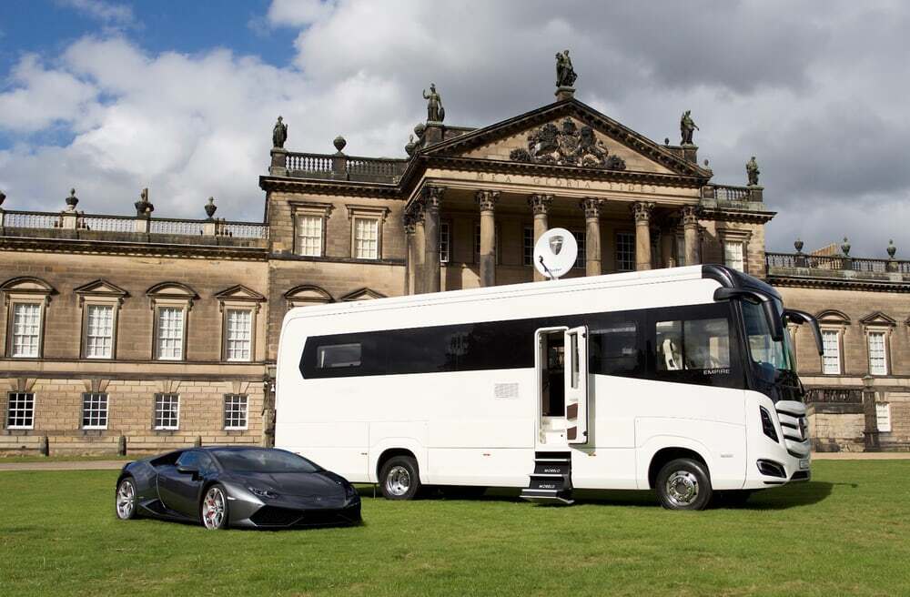 The connection between the Morelo Empire Liner and Lamborghini seems extremely tenuous to us, but Morelo says its motorhome has twice as much torque as the Aventador, which isn't completely accurate, since the Aventador has 507 lb-ft (690 Nm ) and the Empire Liner has 885 lb-ft (1,200 Nm). Perhaps it meant the Huracan, which is the model it photographed above