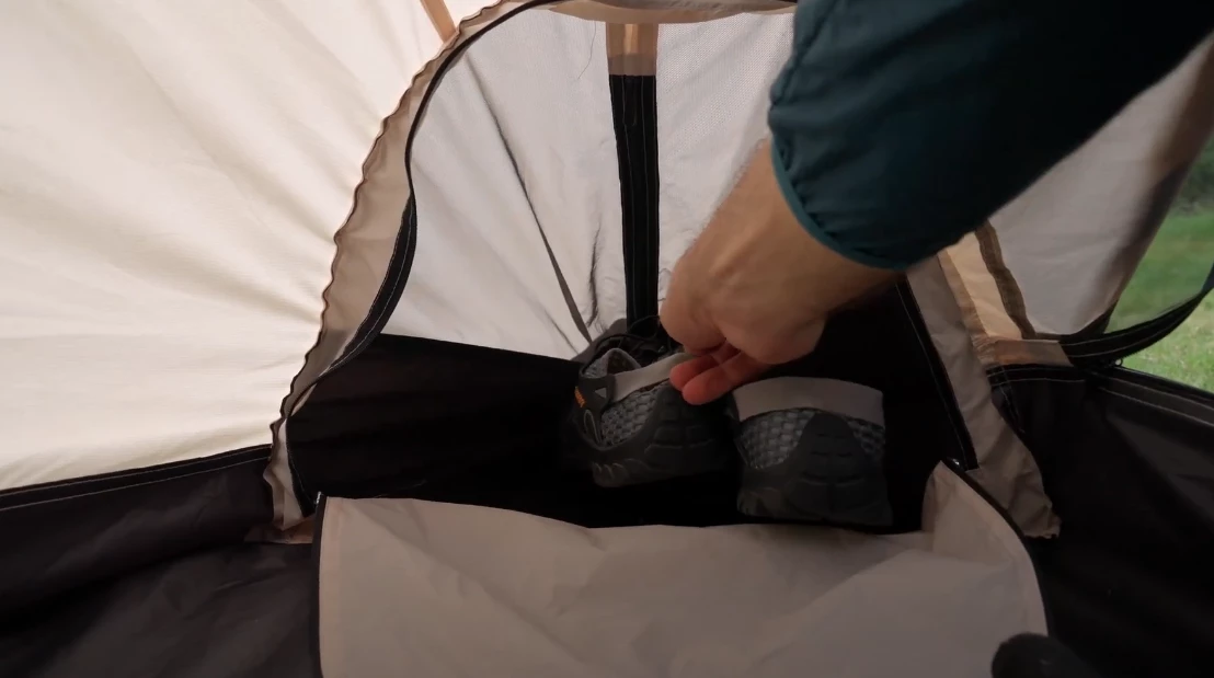 Along with the usual mesh phone/EDC pockets, the Wind Anchor features a front compartment for keeping things like shoes dry and ventilated but out of the way