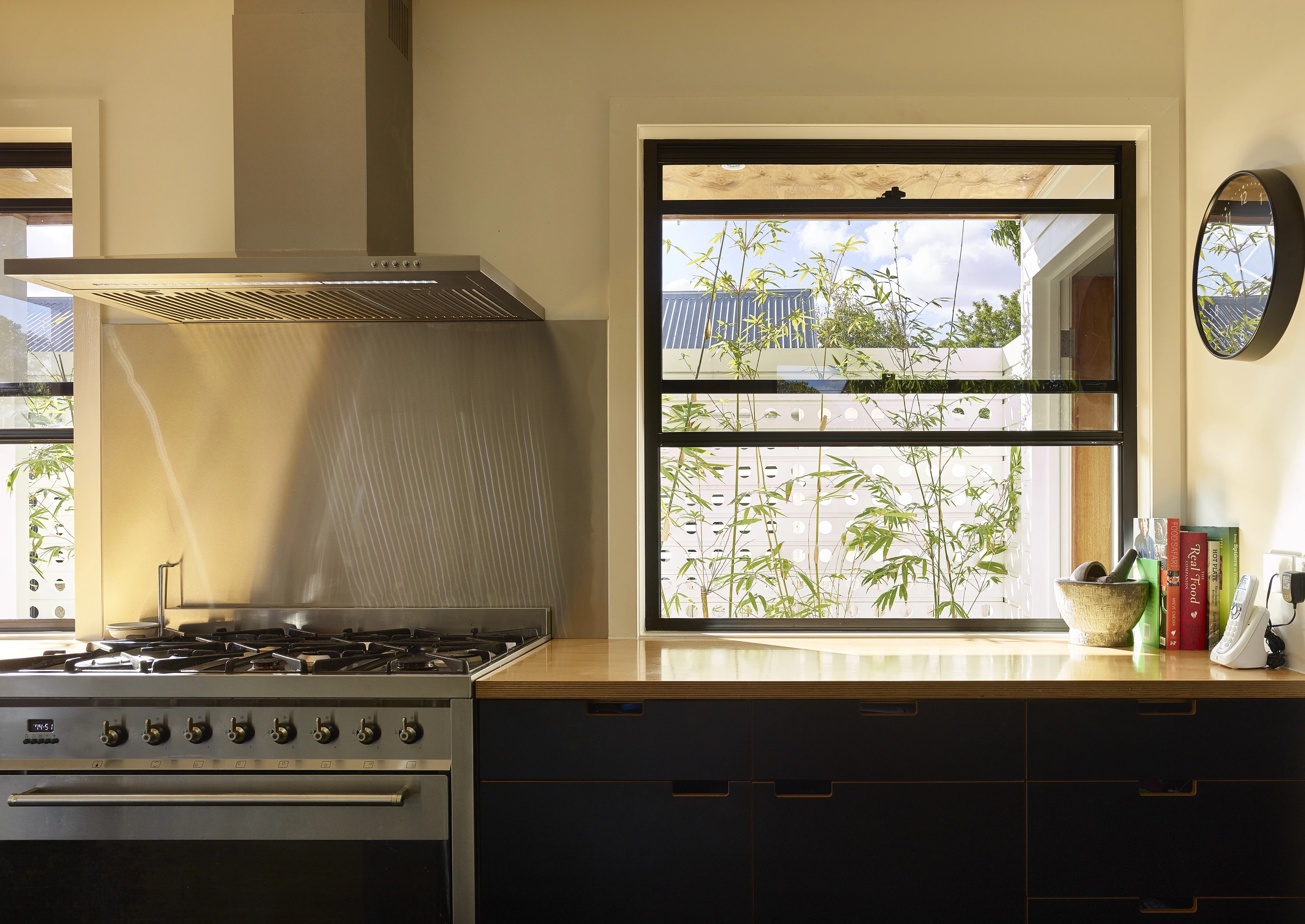 Kitchen area inside the Two Pavilion House, by Toussaint & Volz