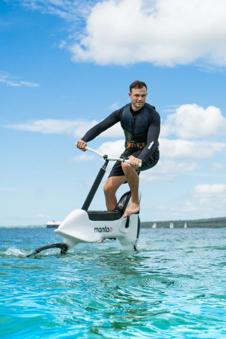 Manta5 hydrofoiling ebike: 400 watts of pedal assist power lets you glide along effortlessly or dial the assistance down for more exercise
