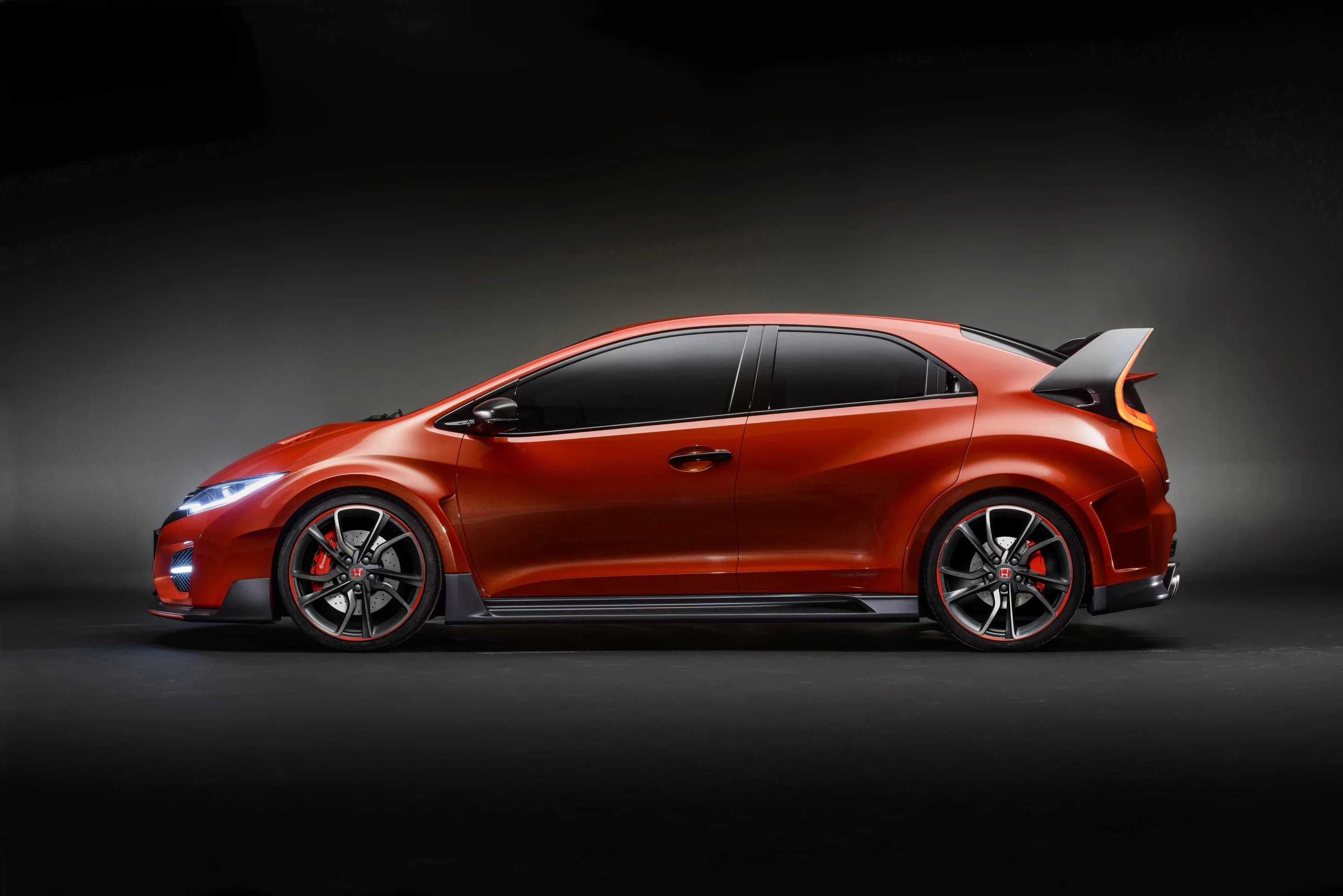 On the day of Honda's Civic Type R announcement, no doubt aware that SEAT had carved a further ten seconds off Renault's lap record, the new Honda's weight remained undisclosed, while the output of the Type R's turbocharged 16 valve VTEC two liter engine was only mentioned as "more than 280 PS", presumably meaning Honda was intending to find a way to extract even more performance than the originally targeted 280 PS (206 kW) before the car hits showrooms 12 months from now.