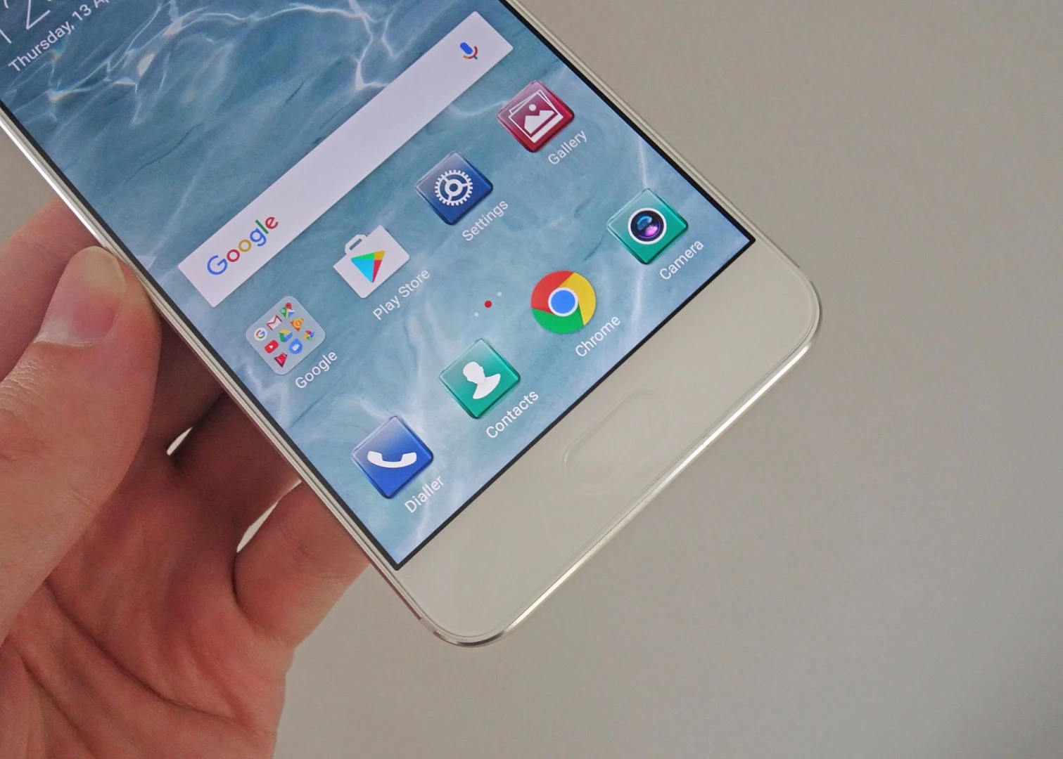 The fingerprint sensor is around the front this time