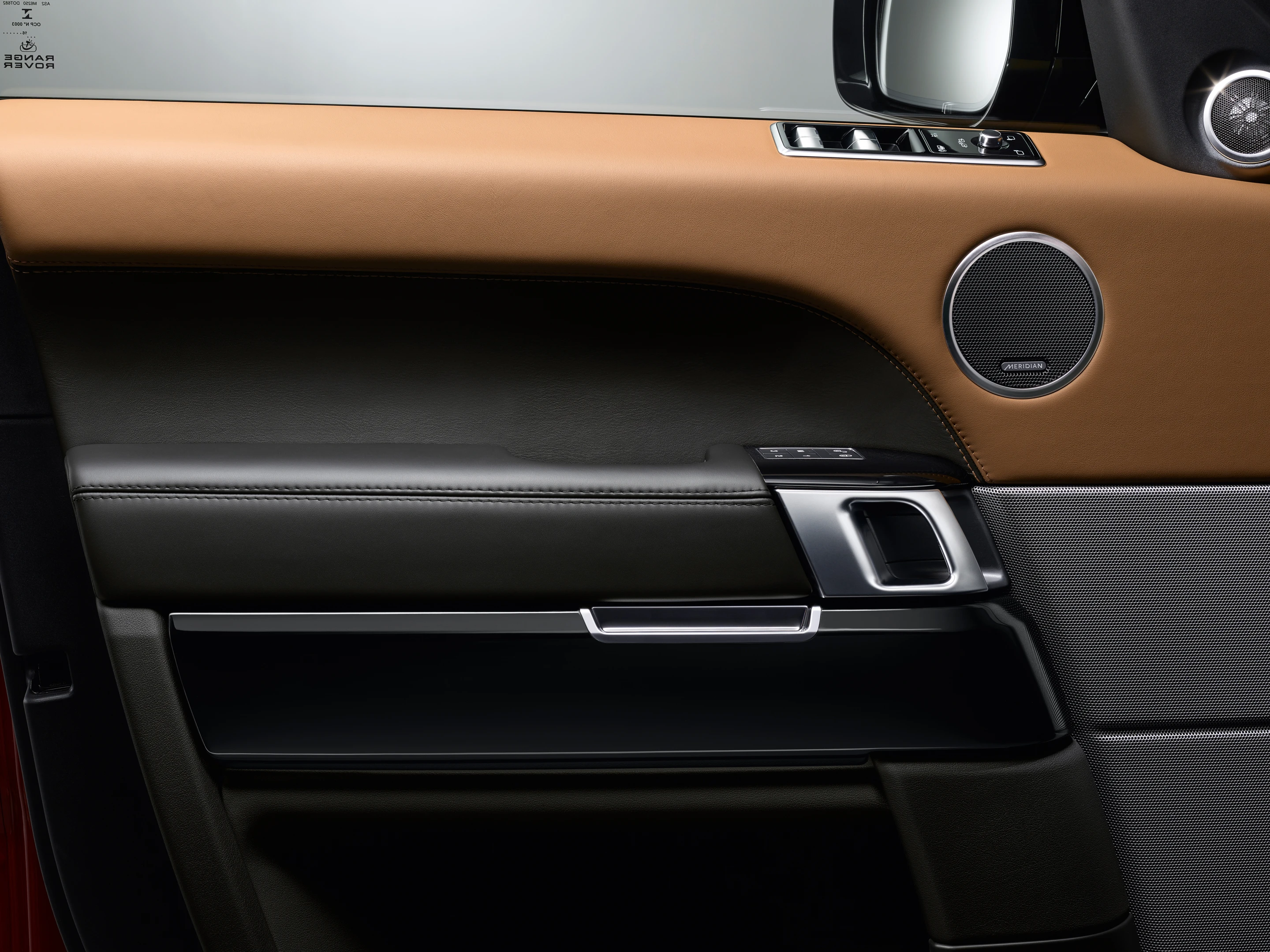 A look at the high-tech cabin in the Range Rover Sport