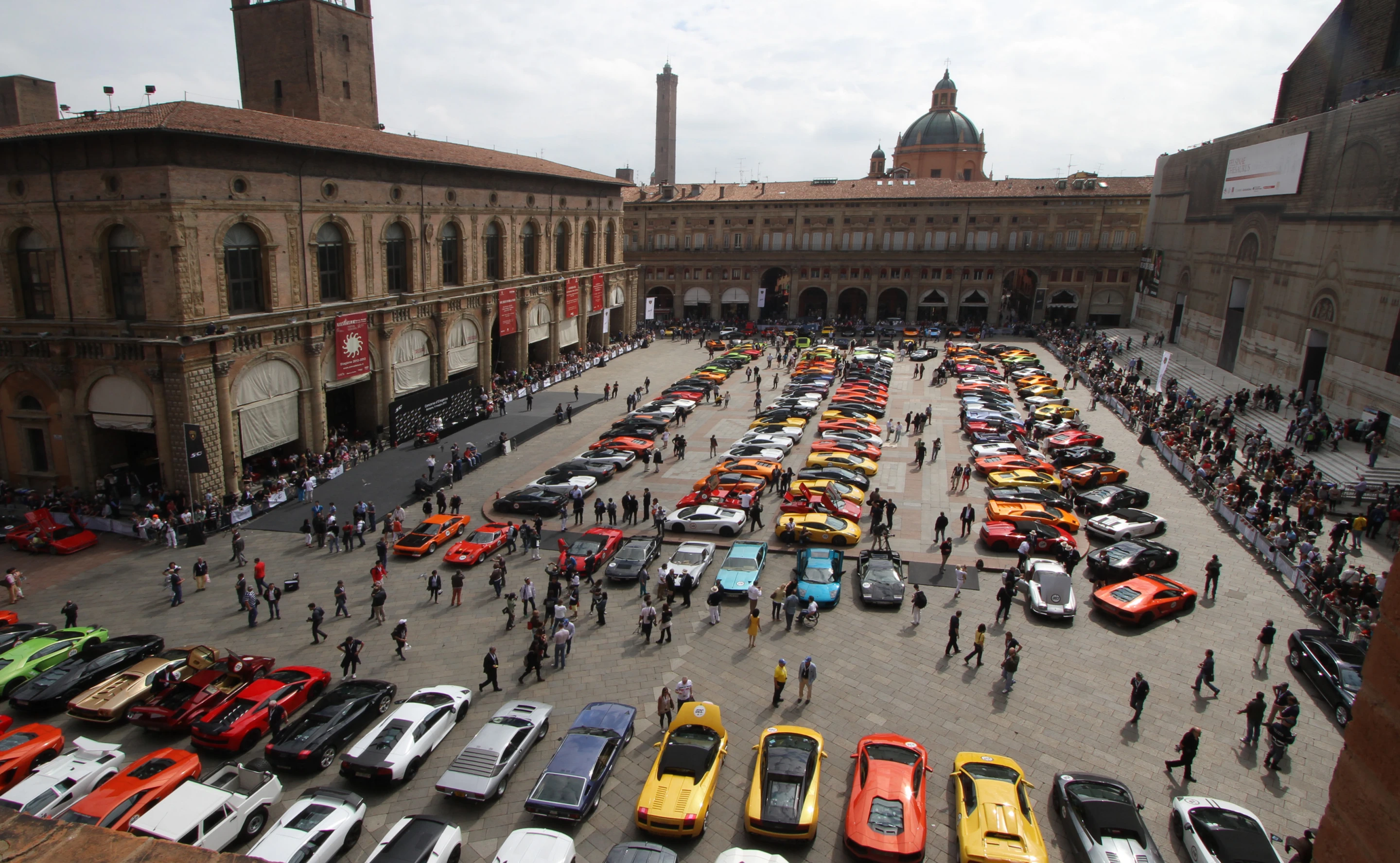 Tour started in Milan and toured throughout Italy stopping at key cities during the 3 day event