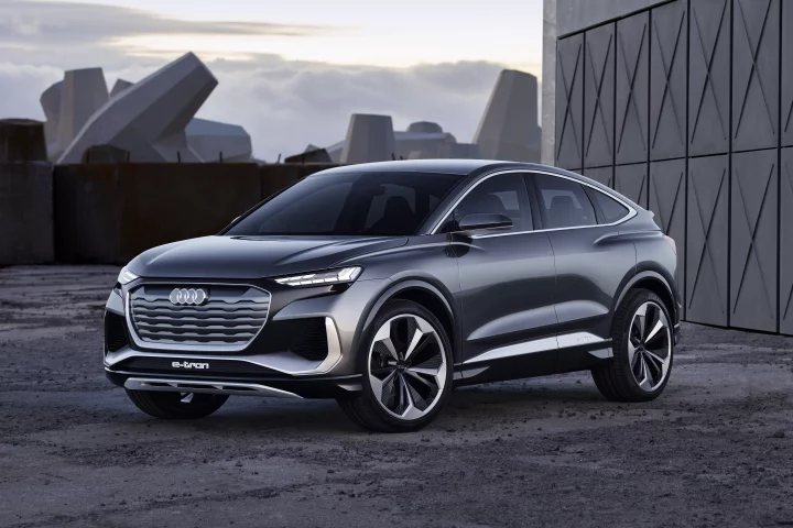 Static photo, Color: kinetic grey