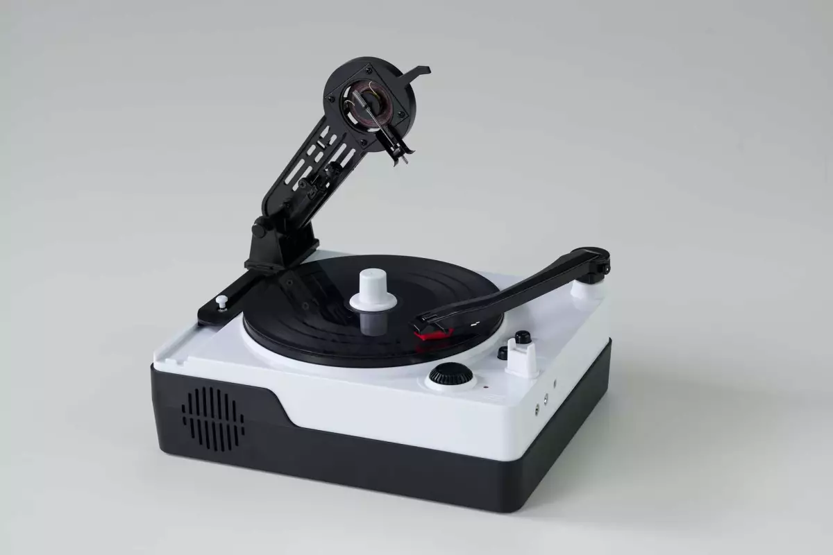 The Instant Record Cutting Machine will ship with a printed magazine documenting the development process and more