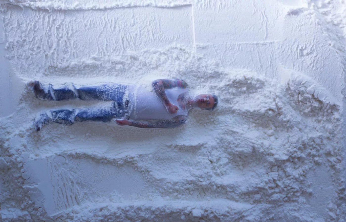 The 3D color printer laser-sinters a powdery substance to form the miniatures