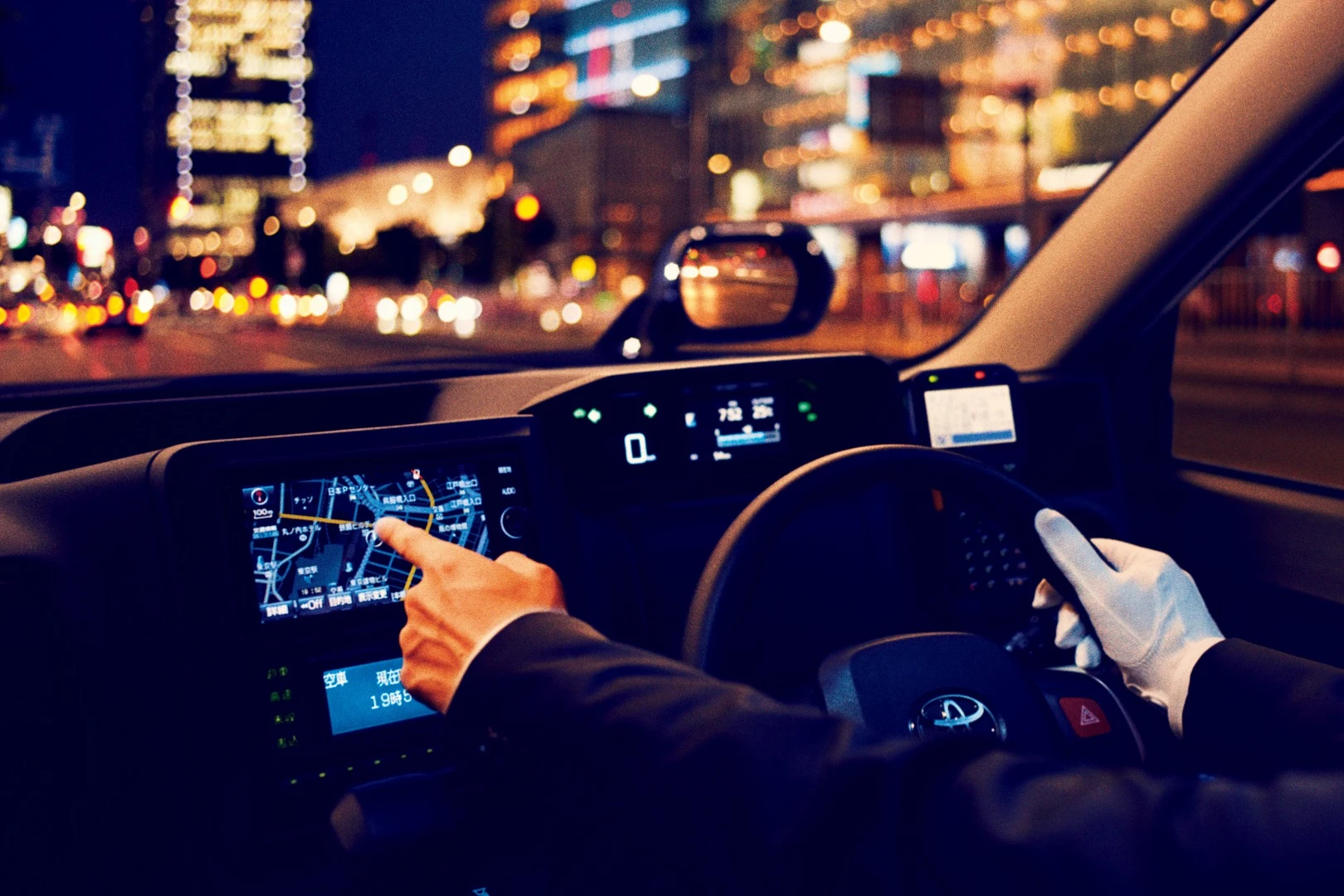 Standard and optional equipment in the upper trim level for the JPN Taxi add navigation, an integrated meter, and more