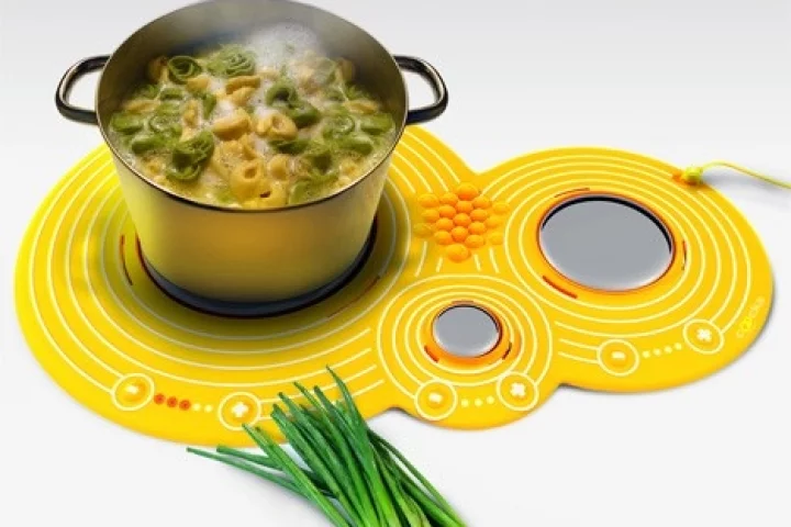 The Cooka, from Italian designer Maurizio Maiorana,is made from a non-toxic, liquid silicone rubber that can be rolled up