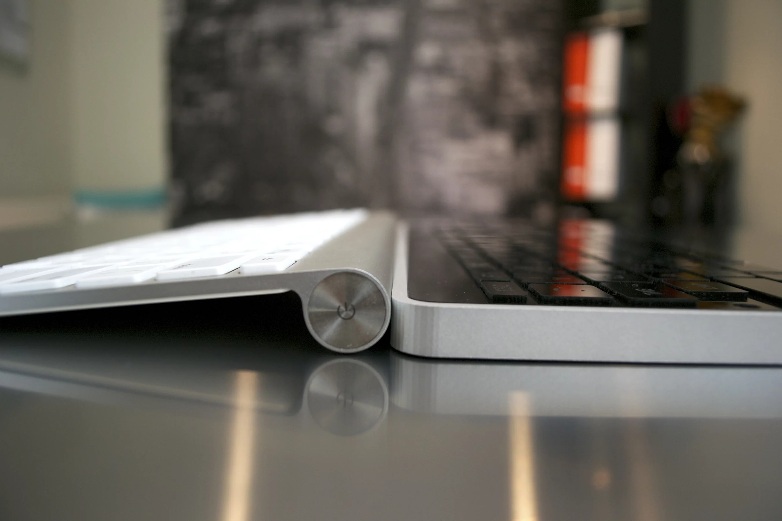 About the same size as Apple's Bluetooth keyboard, Levitatr features LED-backlit keys that rise up from the flat surface when activated