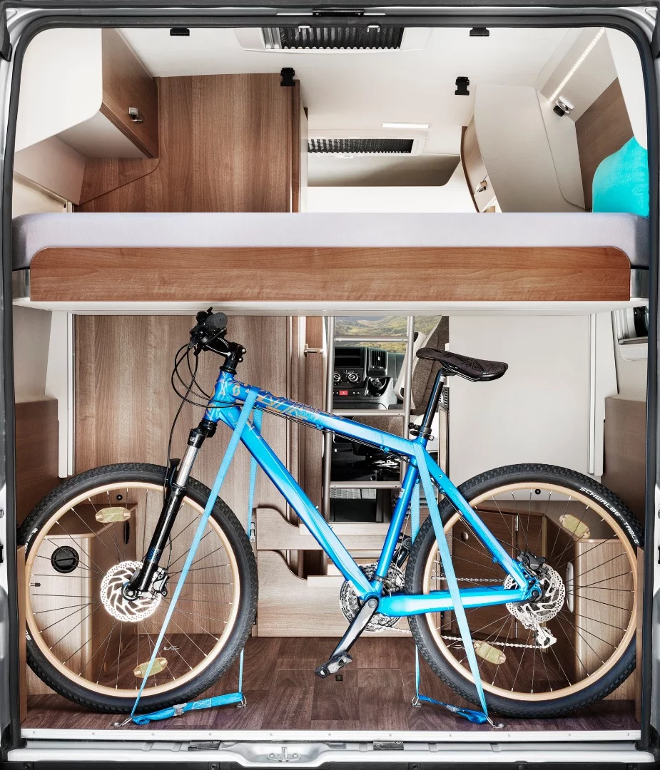 The 540 D and 600 D come with a lifting rear bed that rises to make space for gear and cargo