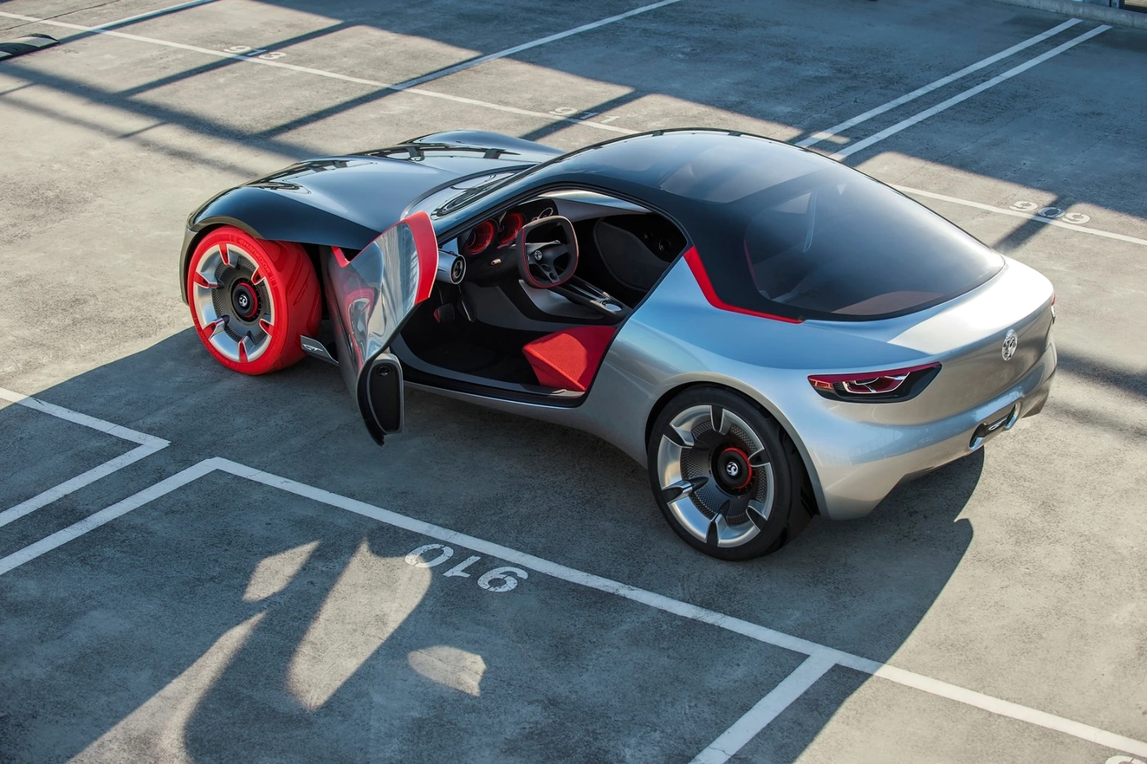 The doors of the GT Concept open into the wheel arches