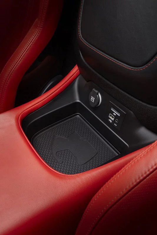 Standard high-performance racing seats from Sabelt, Ferrari’s seat-maker, feature a lightweight Kevlar/fiberglass shell and generous bolsters, and in the GTS virtually all surface are beautifully trimmed in stitched leather