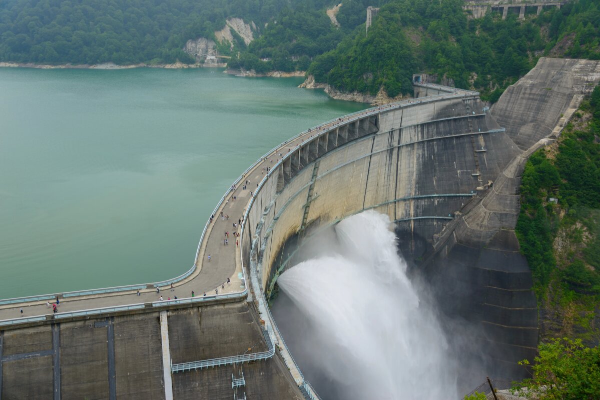 Addition of electricity drastically lowers carbon footprint of cement production
