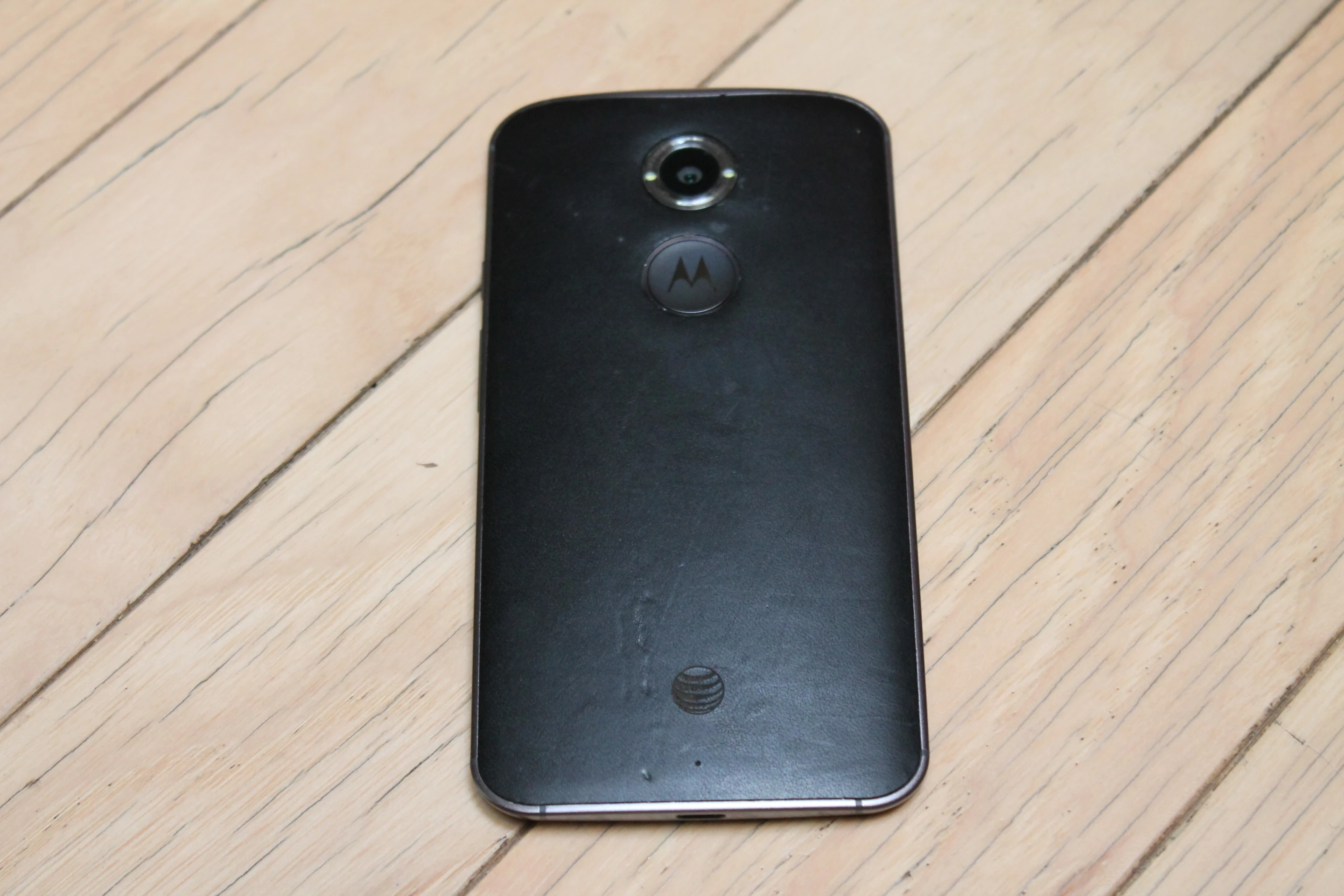 Wood back panels are also available (Photo: Eric Mack/Gizmag.com)
