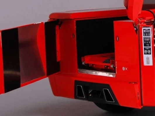 The hydraulic ramp - luxury indeed.