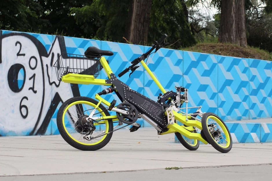 The EV4 e-trike can stay upright without relying on its kickstand