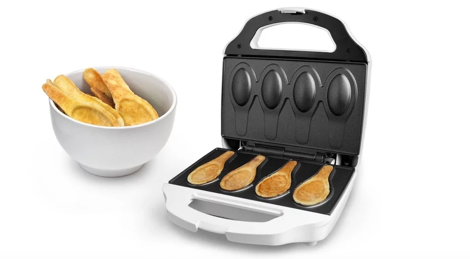 The Edible Spoon Maker bakes four spoons at once