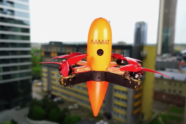 The Drone Interceptor is made from racing drone components, and incorporates two cameras – a side-facing one for assessing other drones, and an upward-facing one for positioning itself beneath them