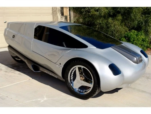 Robert Q. Riley Enterprises' XR3 hybrid prototype
