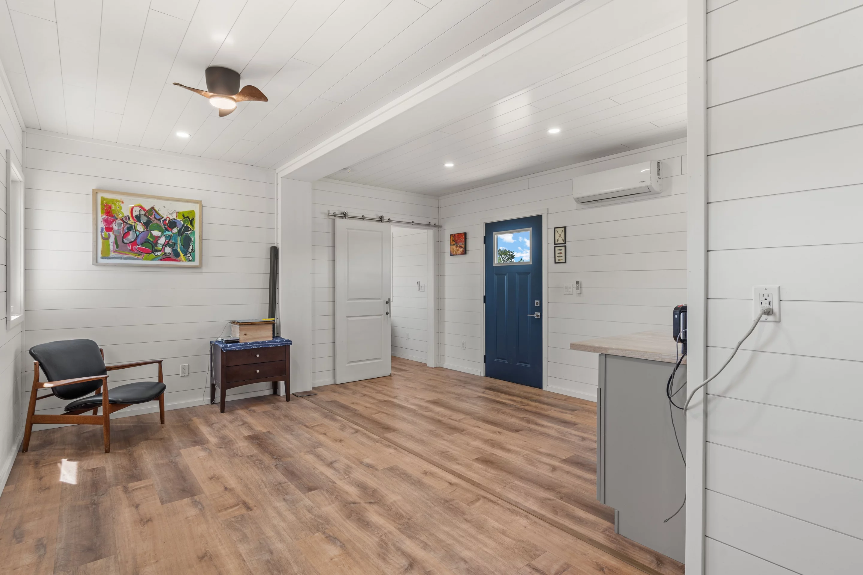 The Luke measures 480 sq ft (45 sq m), and its interior is arranged on one floor