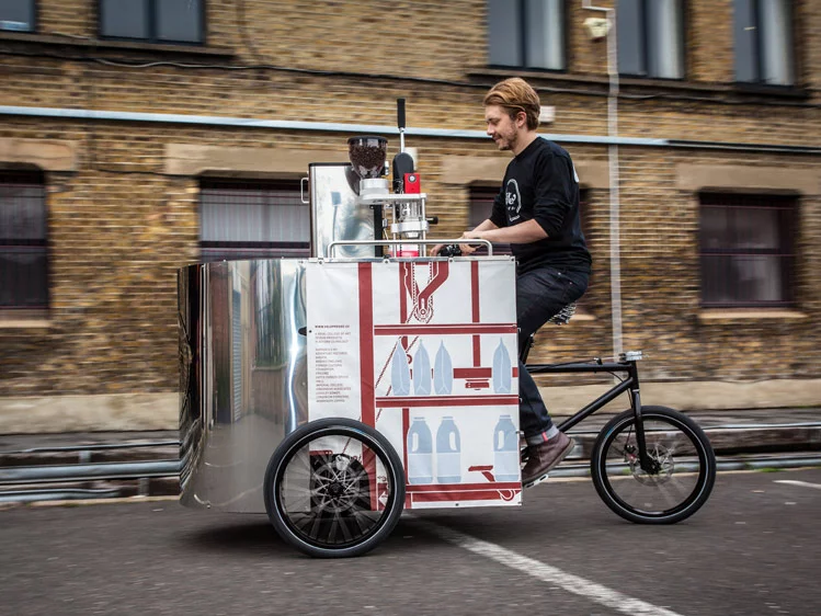 Velopresso's pedals can be configured to either propel the cart forward, or power the on-board coffee grinder (Photo: Ivan Coleman)